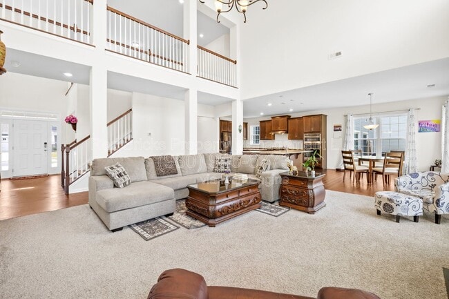 Building Photo - 14917 Baldridge Dr
