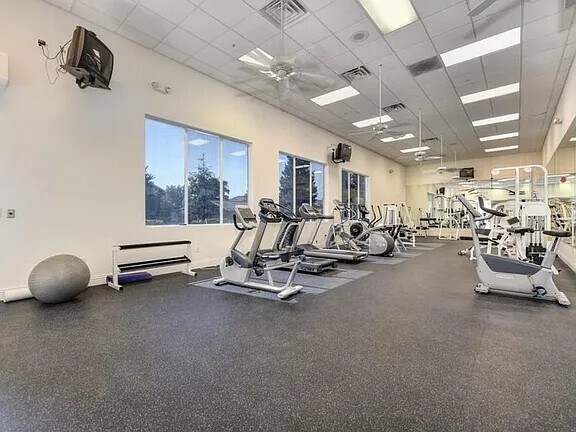 Building Photo - 501 Gibson Dr