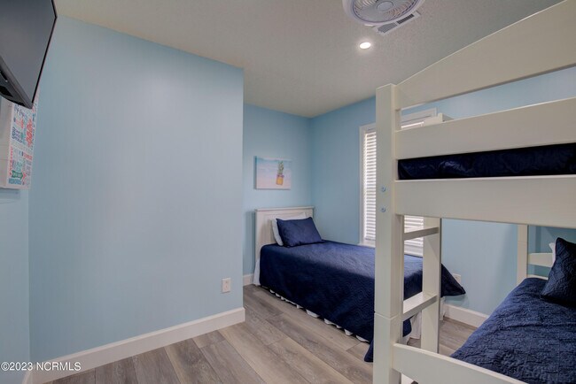 Building Photo - 1881 New River Inlet Rd