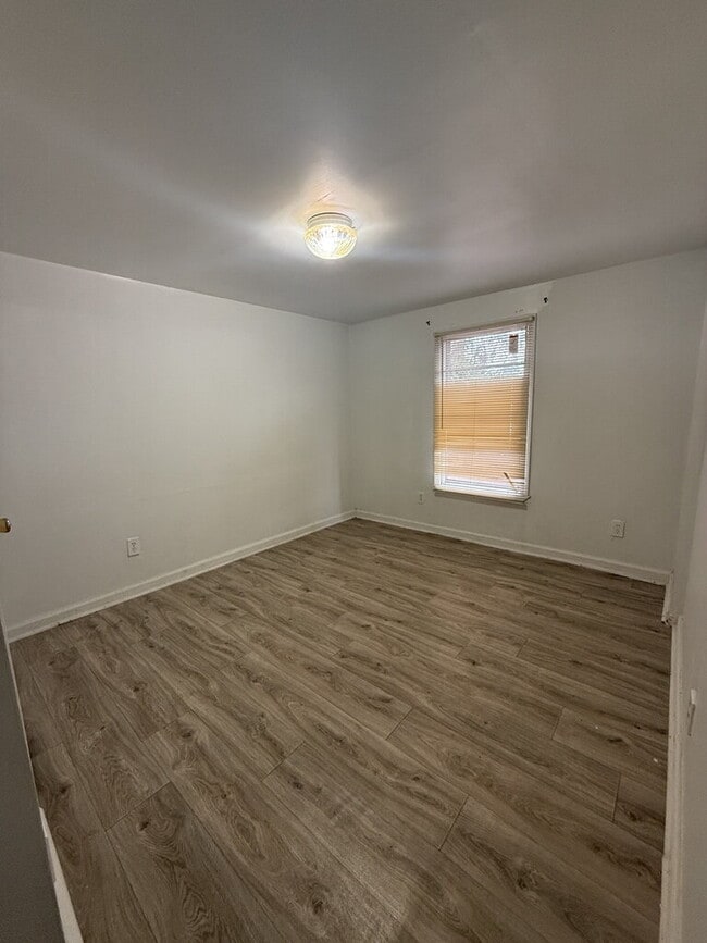 Building Photo - 110 Bratton Dr