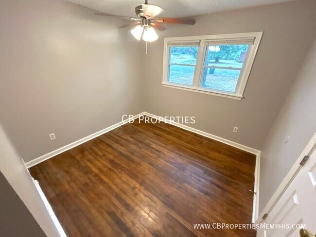 Building Photo - 3276 Aden St