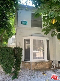 Building Photo - 127 N Doheny Dr