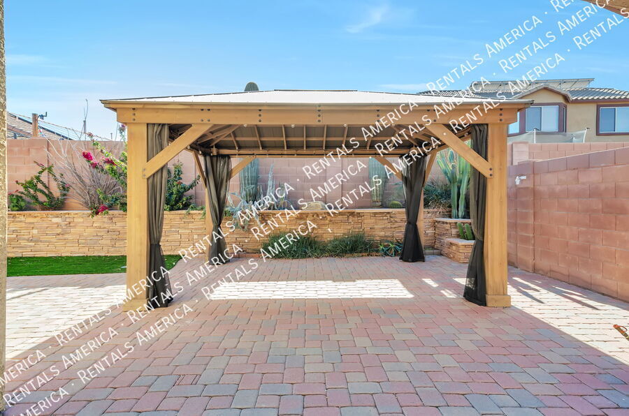 Building Photo - 219 W Calle Patio Lindo