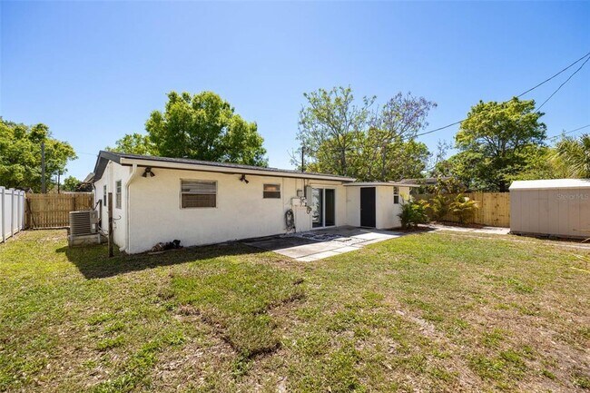 Building Photo - 4427 W Oklahoma Ave
