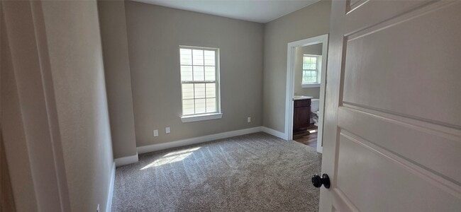 Building Photo - 1705 Ash Crescent St