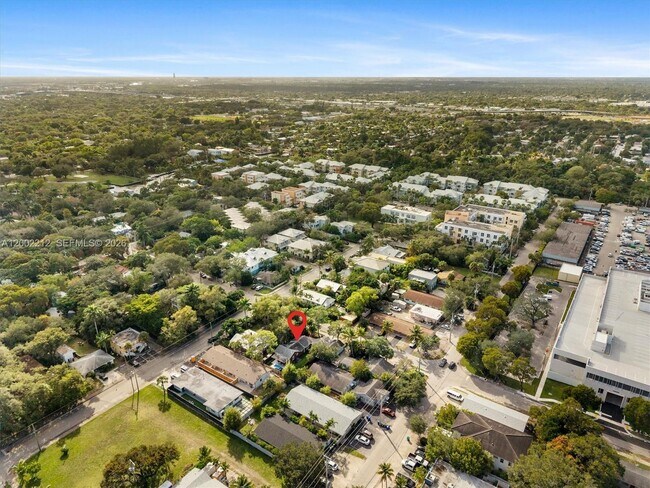 Building Photo - 230 SW 12th Ave