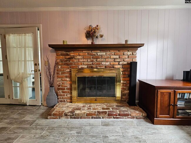 Building Photo - 625 Challedon Dr