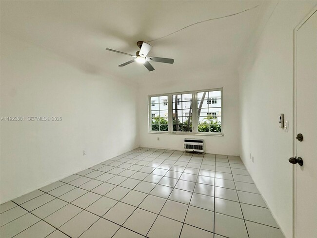 Building Photo - 610 12th St