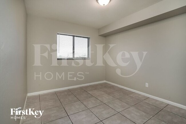 Building Photo - 2022 NW 9th St