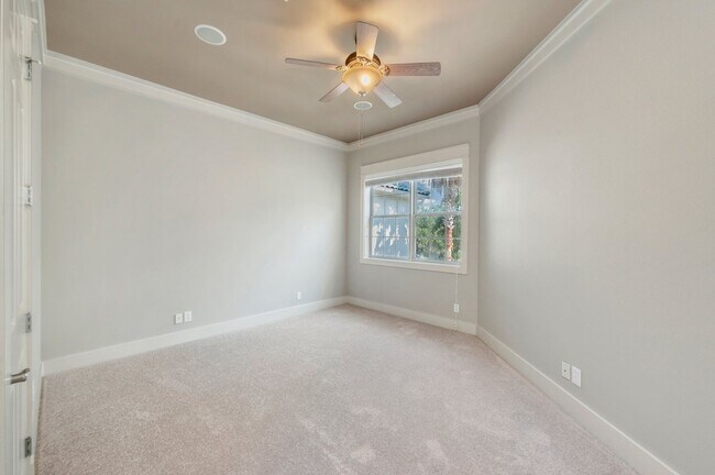 Building Photo - Gorgeous Regatta Bay 3 Bedroom Townhouse!