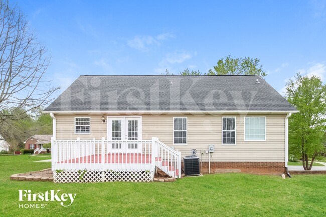 Building Photo - 422 Twin Valley Dr