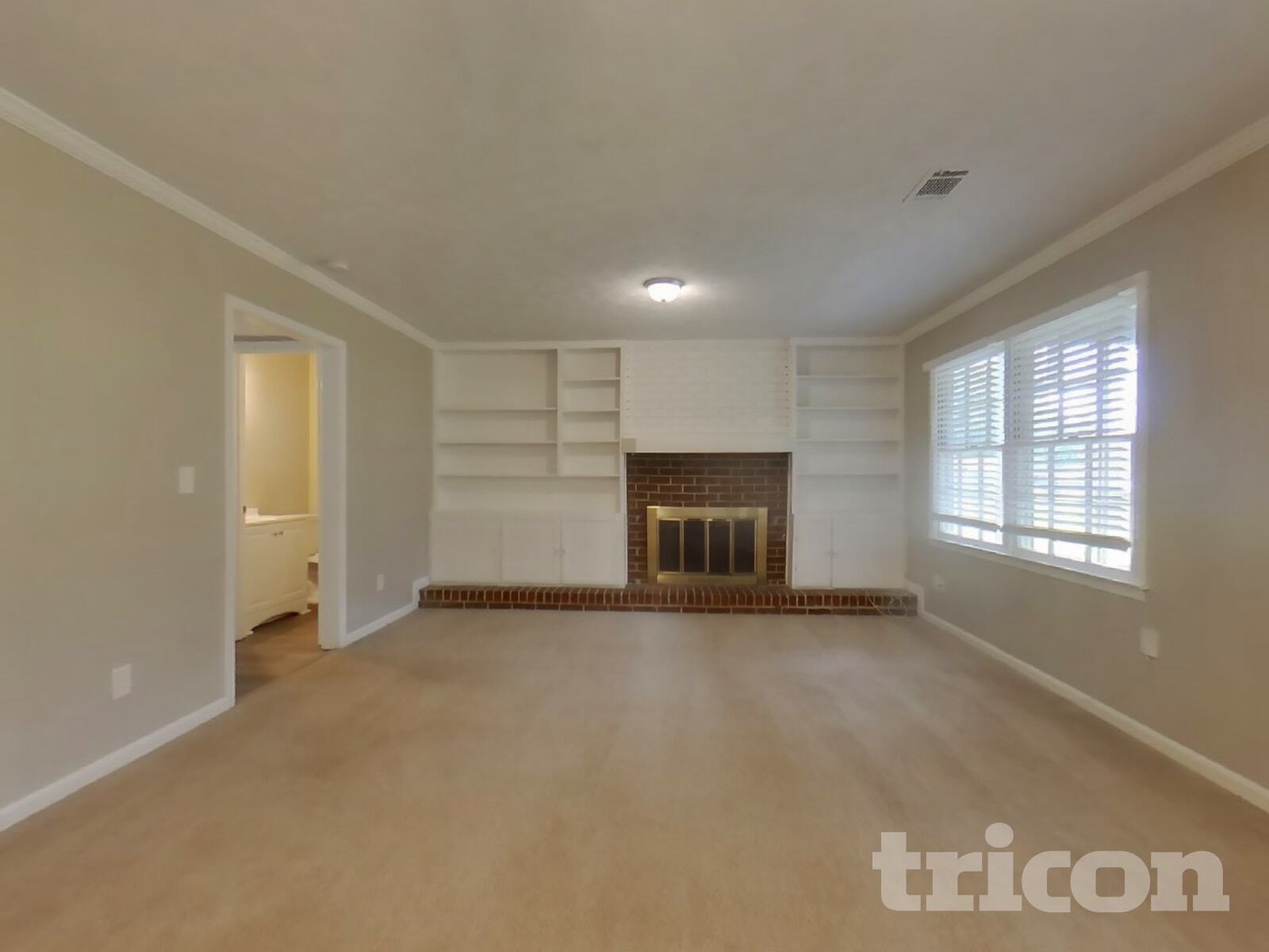 Building Photo - 2339 Country Club Dr SE