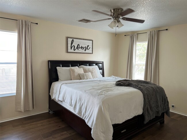 Building Photo - 18826 Sandelford Dr