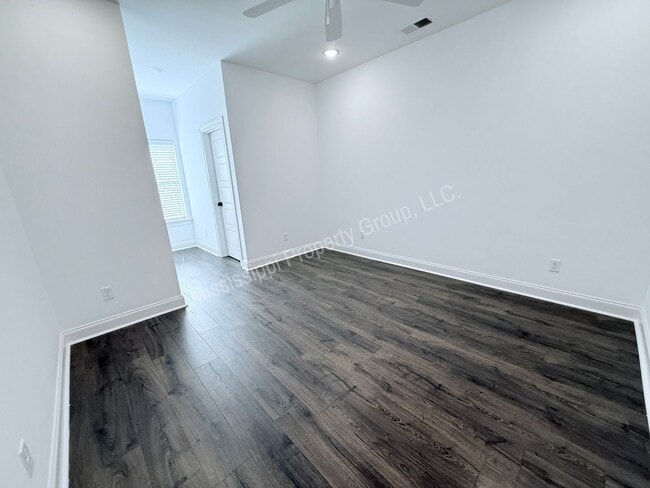 Building Photo - 4BR/4.5BA For Rent