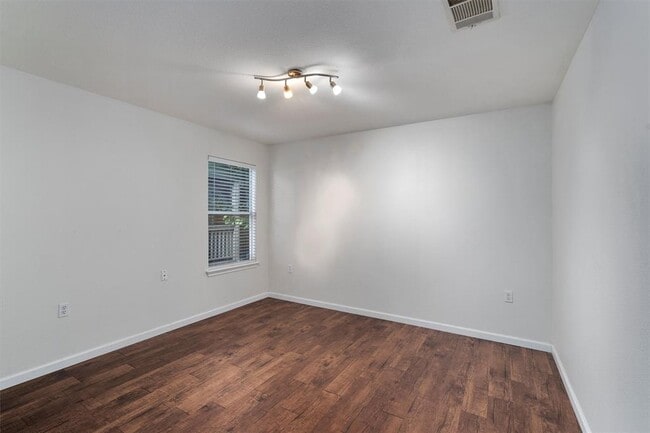 Building Photo - 3516 Sand Dunes Ave