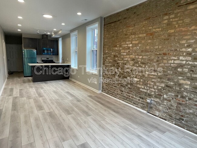 Building Photo - 2112 W 23rd Pl