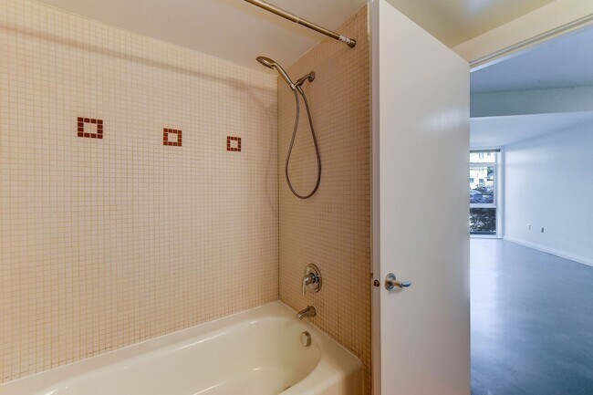 Building Photo - Easy on the Budget