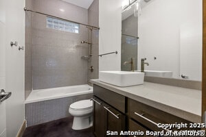 Building Photo - 1542 N Alamo St