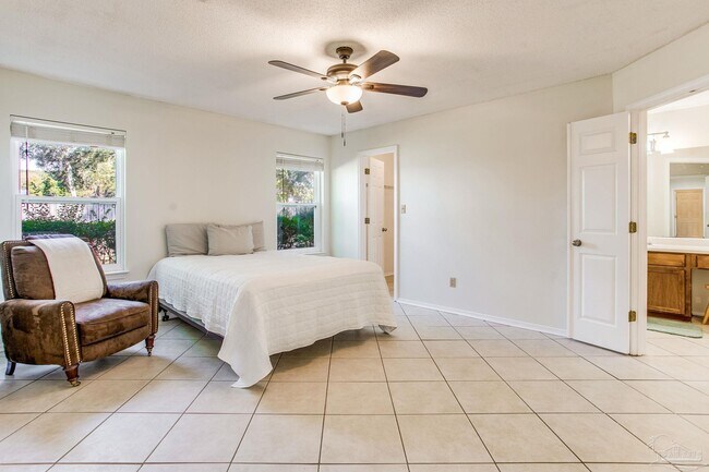 Building Photo - 3565 Stratford Ln