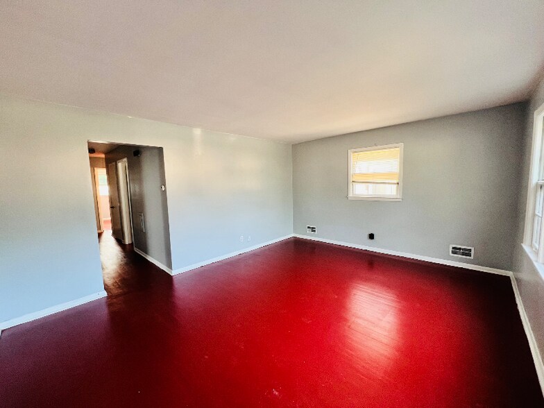 Building Photo - 4945 N 51st Blvd