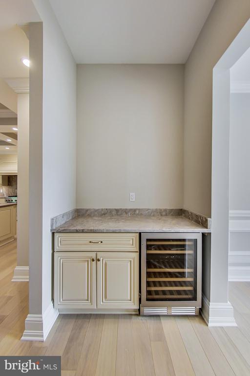 Building Photo - 3104 Sleepy Hollow Rd