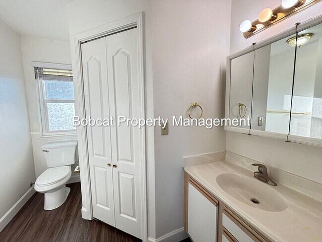 Building Photo - 1407 Mission St