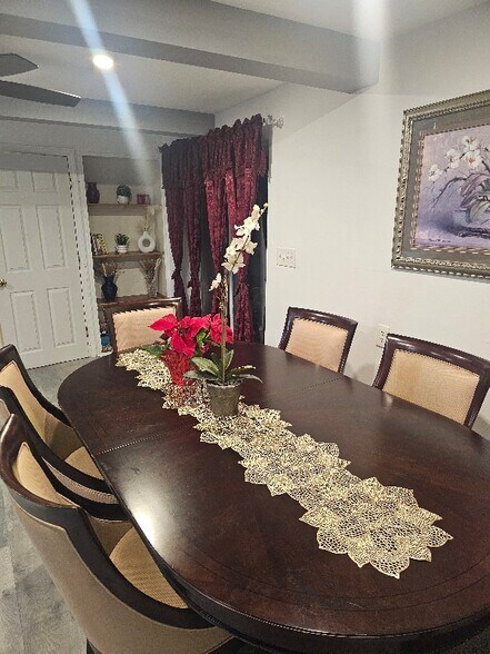 Building Photo - 4 Parente Ln N