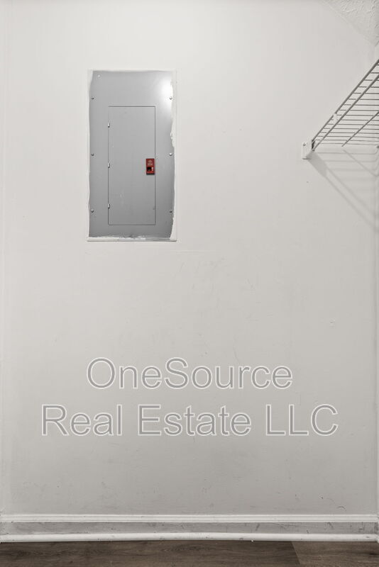 Building Photo - 3606 N Hopkins Ct