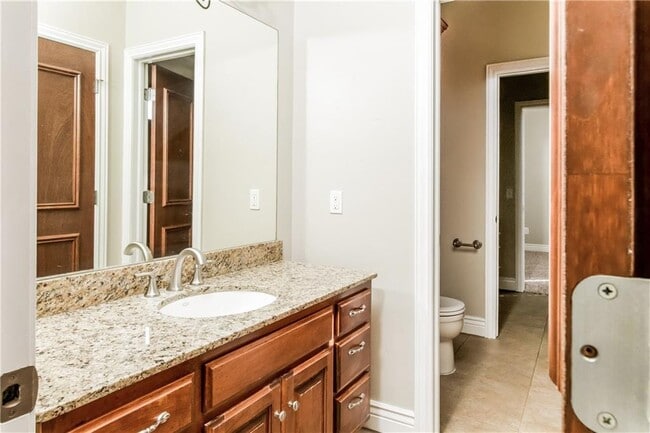 Building Photo - 4640 Olde Village Cir