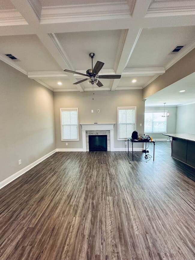 Building Photo - 104 Sig Ct