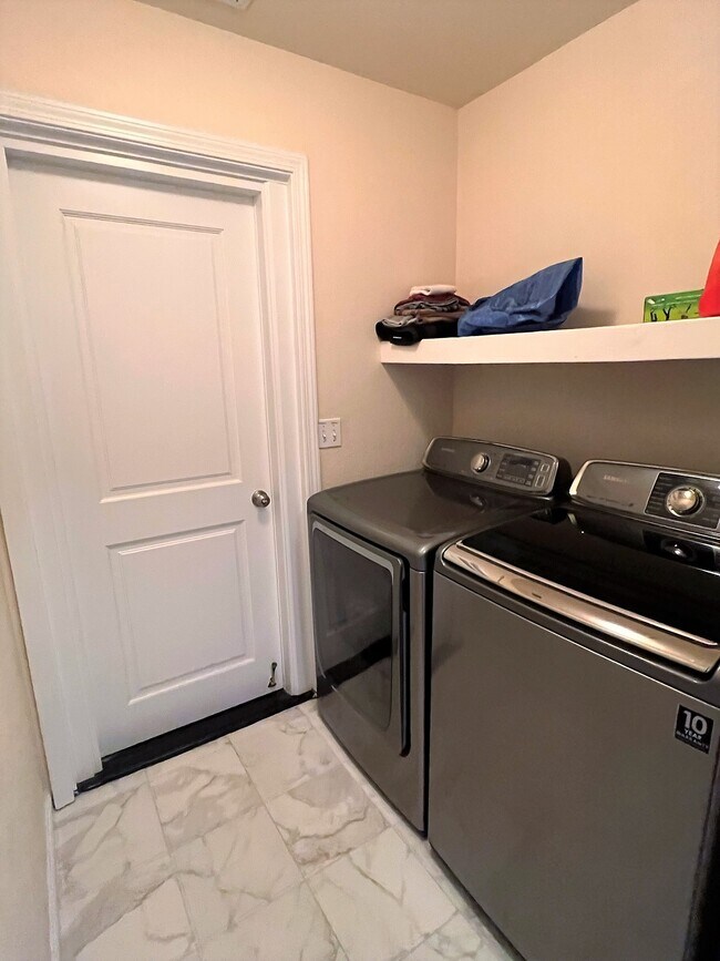 Building Photo - 4055 Flint Trail