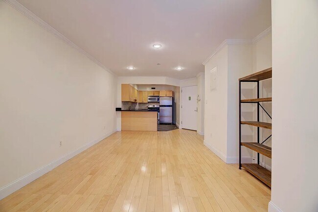 Building Photo - 143 Mulberry Street