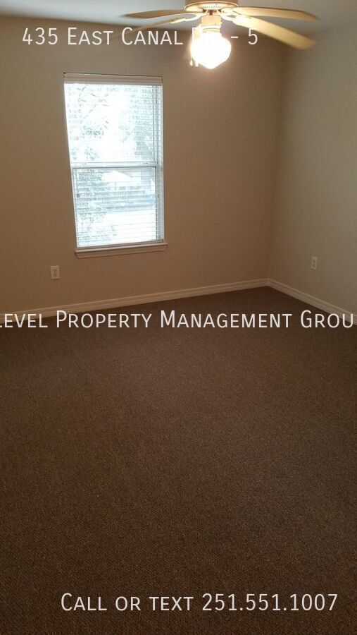 Building Photo - 435 E Canal Dr
