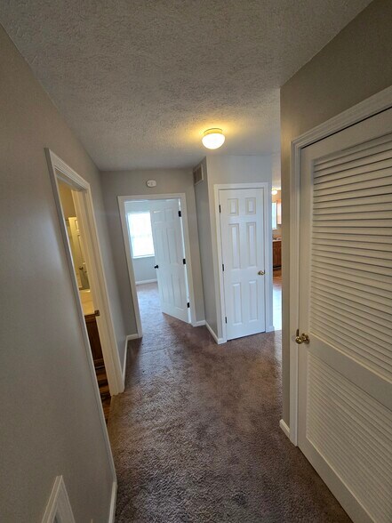 hall - 114 Herring Hts