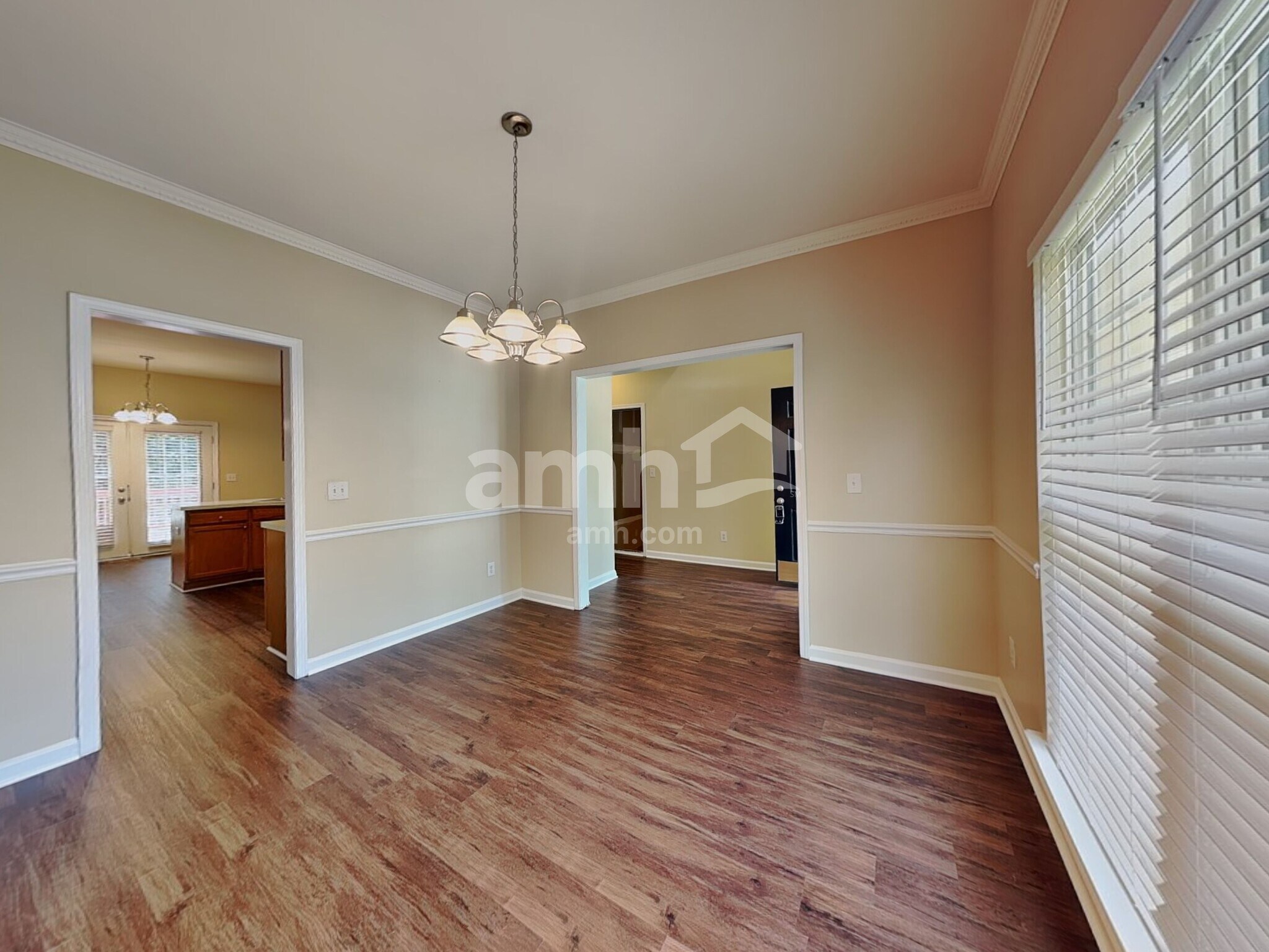 Building Photo - 612 Hanska Way