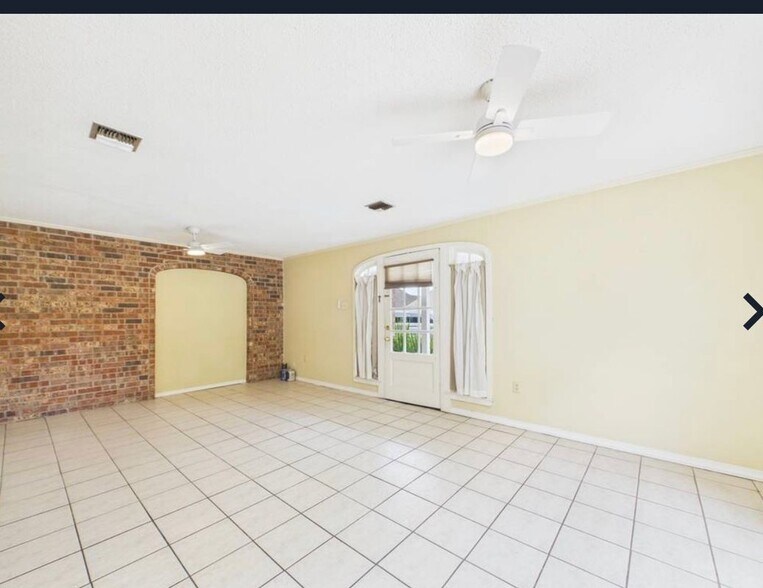 Building Photo - 107 Guillot Rd