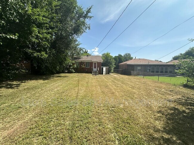 Building Photo - 4137 NW 13th St