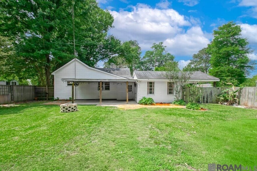 Building Photo - 110 St Jude St