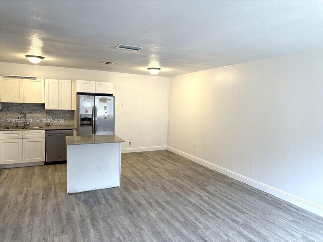Building Photo - 5402 NW 24th Ct