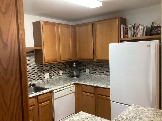 Building Photo - 565 Peerless Way