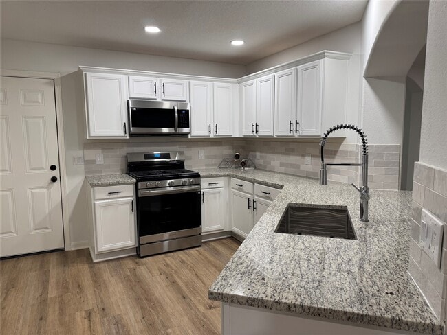 Building Photo - 6894 Stillwater Dr