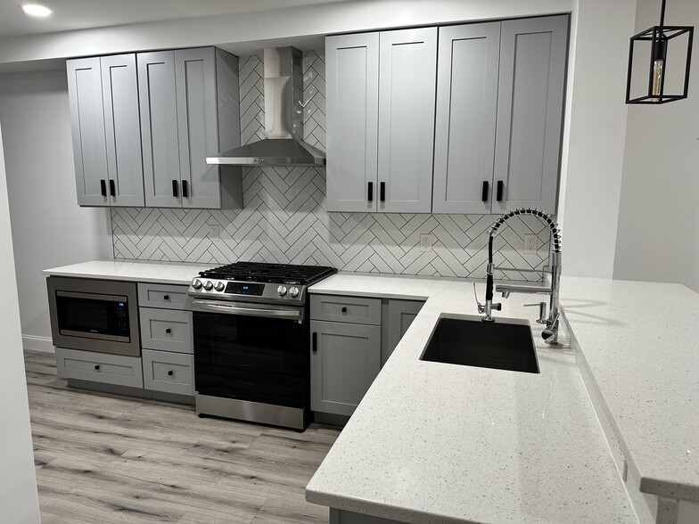 Building Photo - 1550 Northern Neck Dr