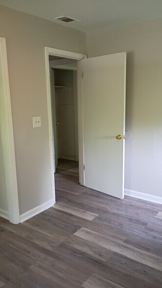 Building Photo - 2457 Brevard Dr