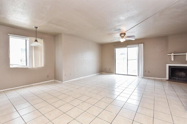 Building Photo - 8405 Wilcrest Dr