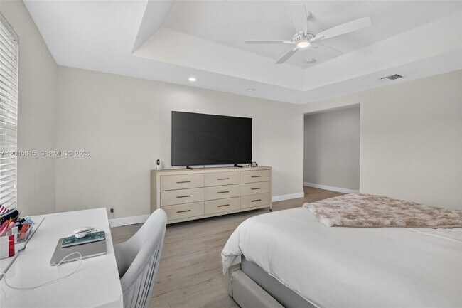 Building Photo - 981 Waterside Cir