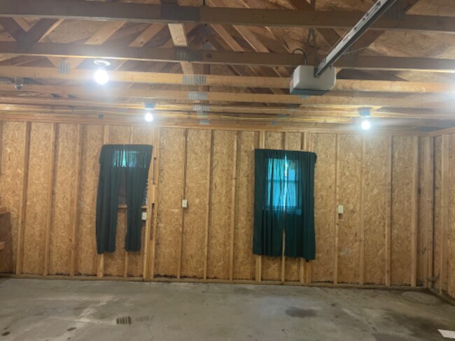 Building Photo - 4344 Terrace Dr