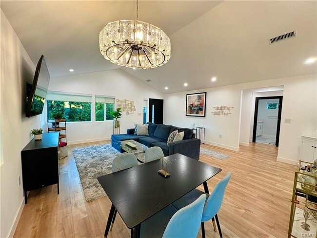 Building Photo - 502 N Avon St