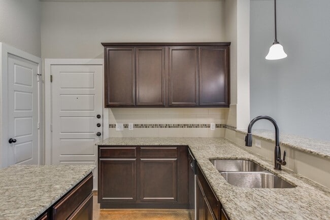 Building Photo - 4052 Shiloh Ct