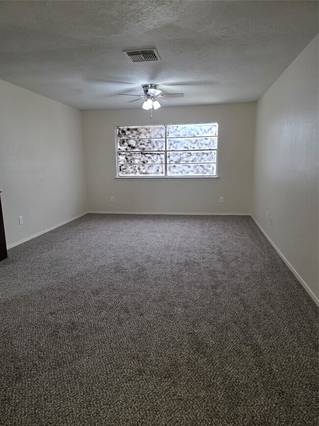 Building Photo - 19410 Westhaven Dr