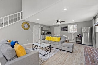 Building Photo - 4314 E Henry Ave